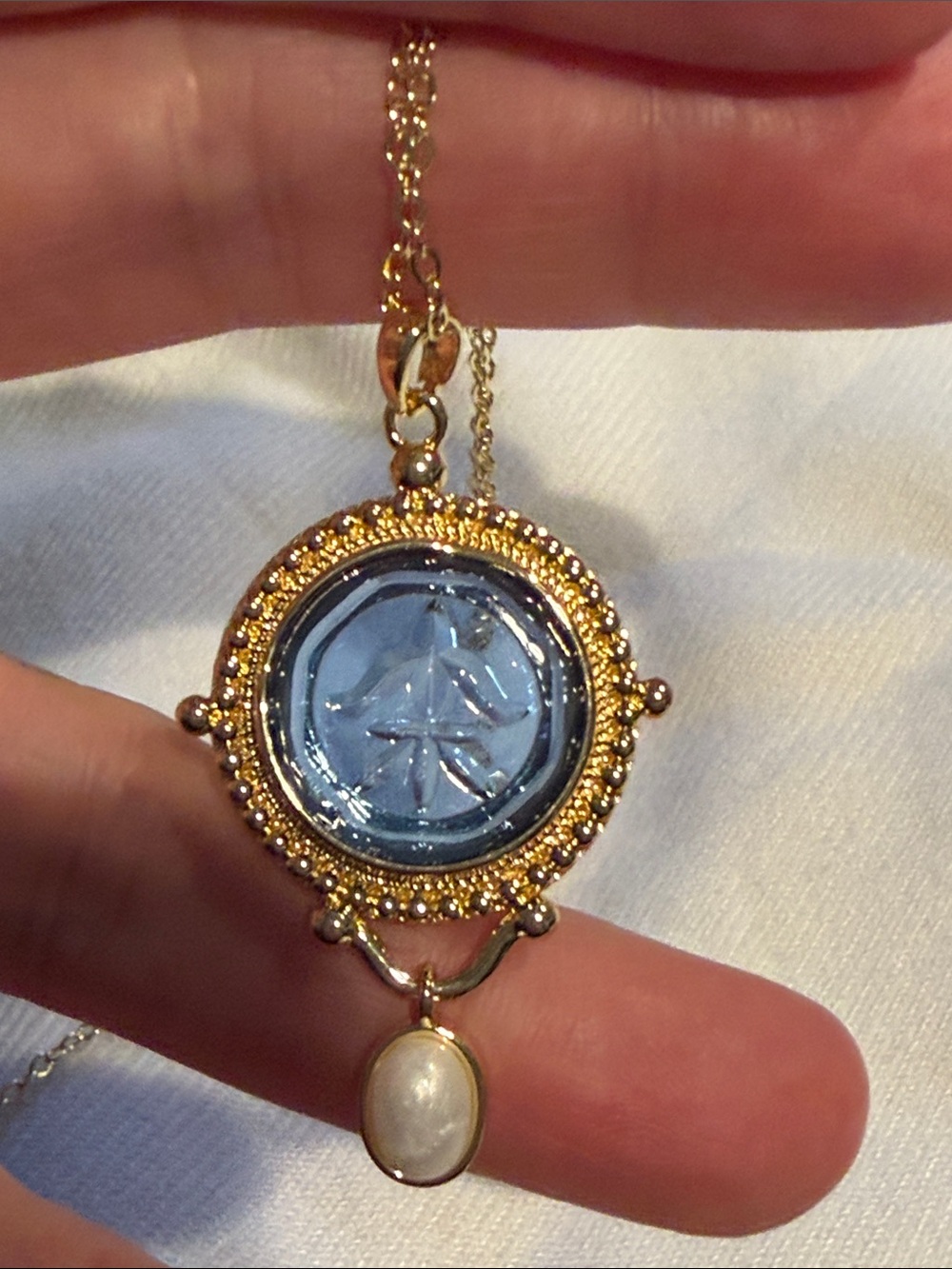 NEW Intaglio Gold-Tone Blue Glass and Pearl Pendant Necklace